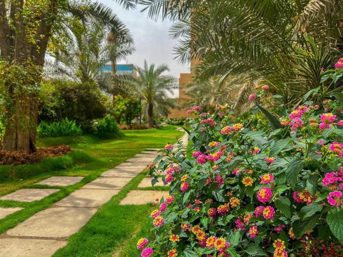Grand Millennium Al Seef Basra エクステリア 写真