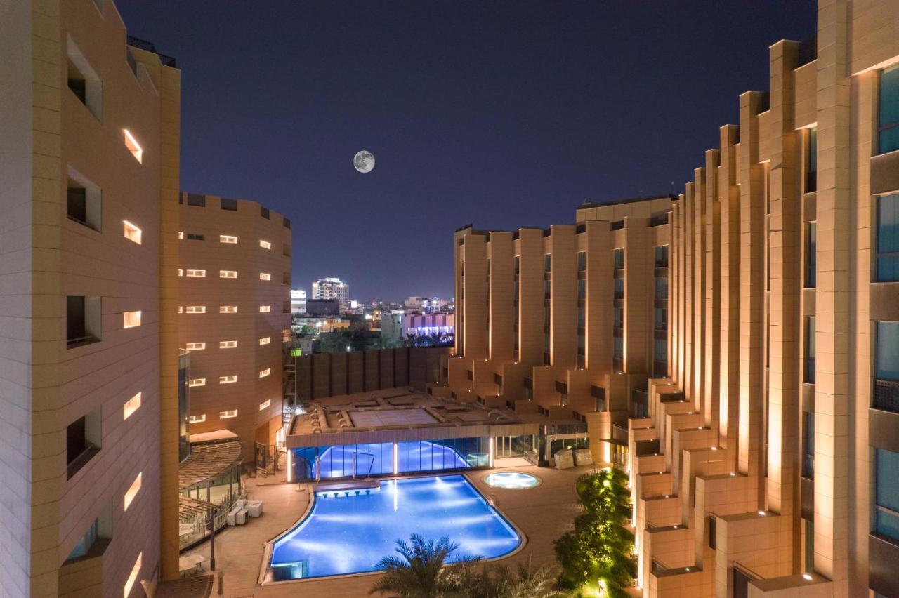 Grand Millennium Al Seef Basra エクステリア 写真