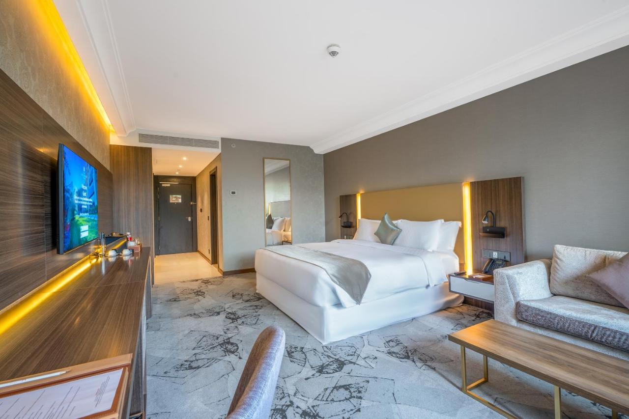 Grand Millennium Al Seef Basra エクステリア 写真