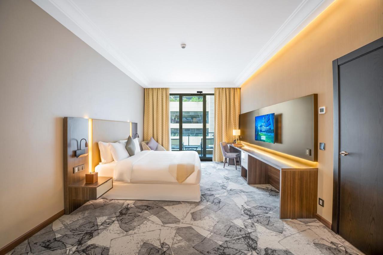 Grand Millennium Al Seef Basra エクステリア 写真