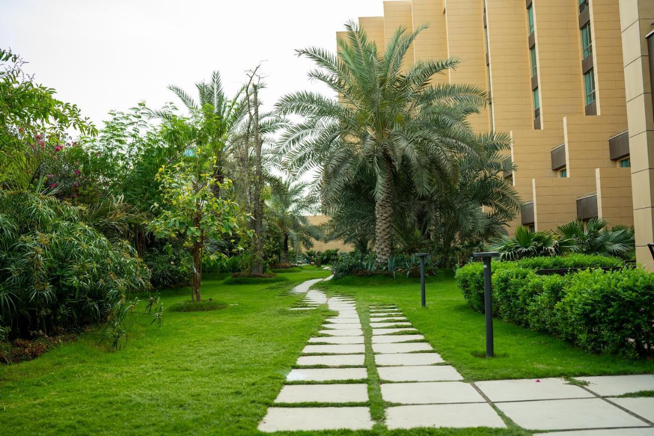 Grand Millennium Al Seef Basra エクステリア 写真