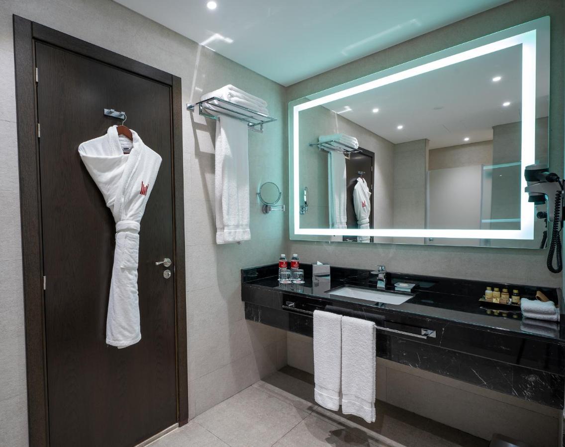 Grand Millennium Al Seef Basra エクステリア 写真