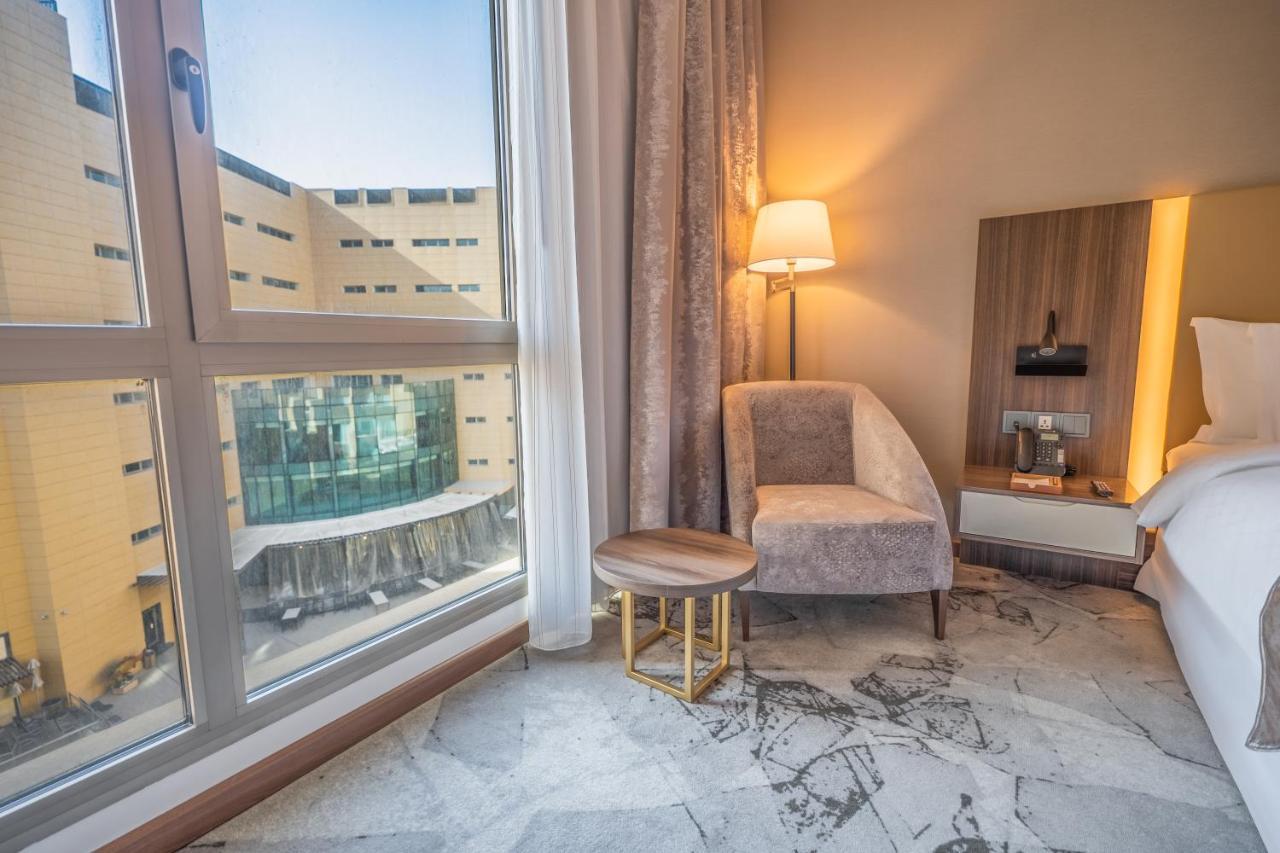 Grand Millennium Al Seef Basra エクステリア 写真