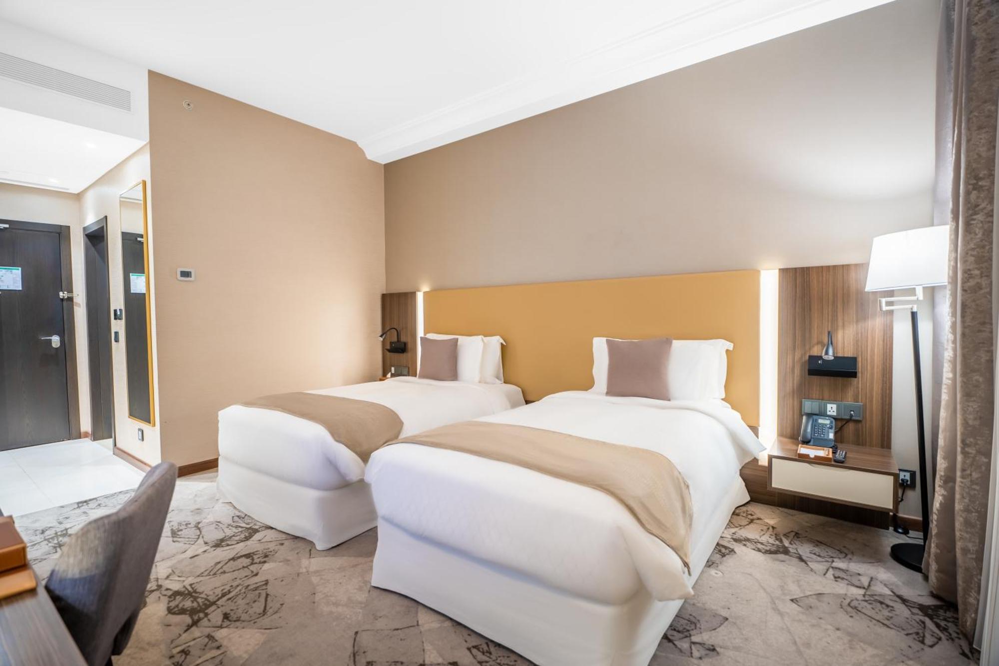 Grand Millennium Al Seef Basra エクステリア 写真