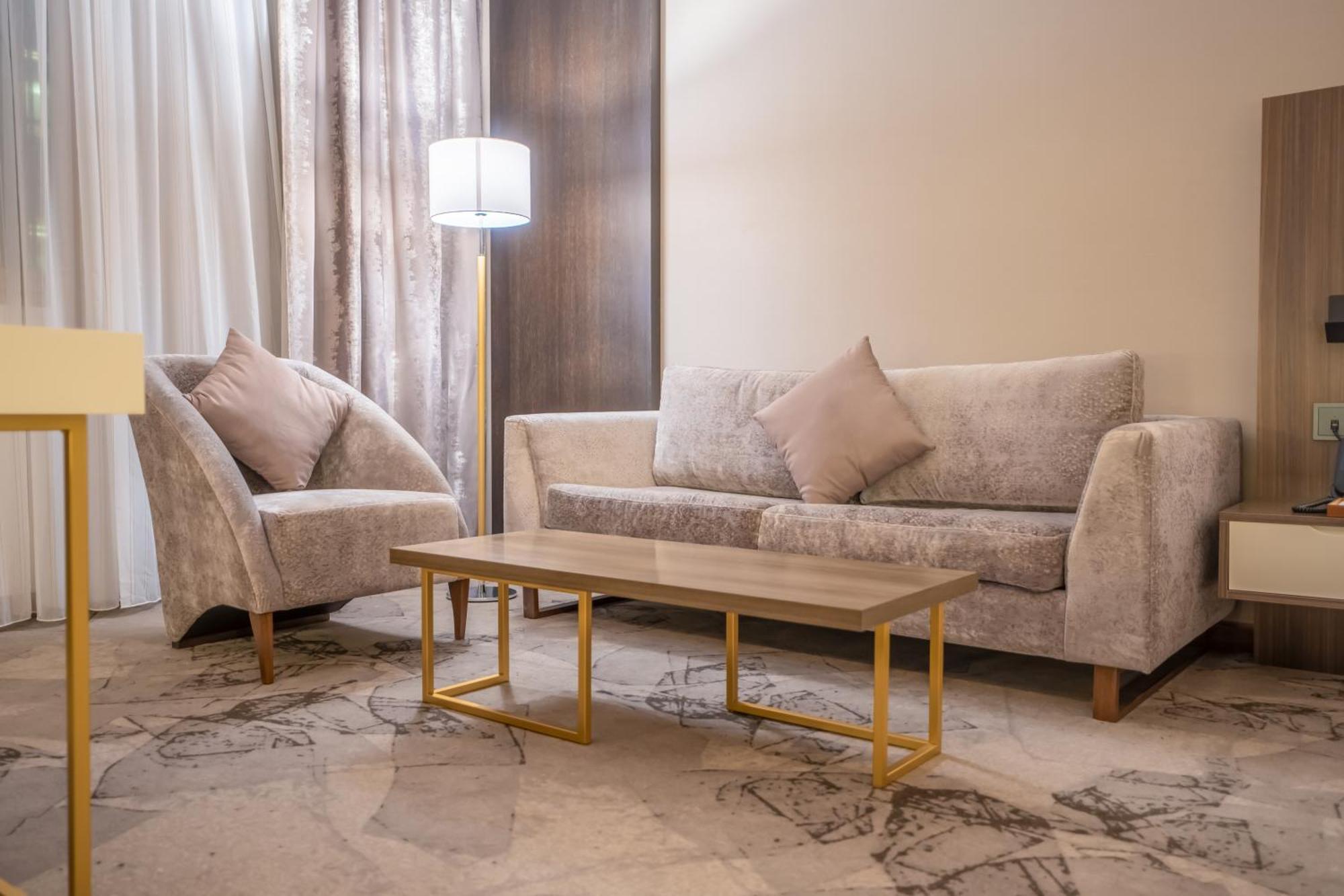 Grand Millennium Al Seef Basra エクステリア 写真